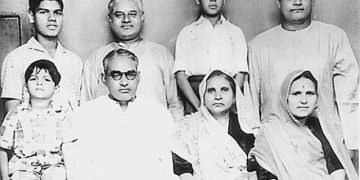 ಕುಟುಂಬ ಸದಸ್ಯರೊಂದಿಗೆ ವಾಜಪೇಯಿ