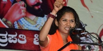 ಚೈತ್ರಾ ಕುಂದಾಪುರಗೆ ವ್ಯಾಪಕ ಬೆಂಬಲ: ಸಂಘದ ಮಧ್ಯಪ್ರವೇಶಕ್ಕೆ ಆಗ್ರಹ