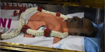 ಅಗಲಿದ ನಾಯಕನಿಗೆ ರಾಜ್ಯ ಬಿಜೆಪಿ ಕಚೇರಿಯಲ್ಲಿ ಅಂತಿಮ ನಮನ