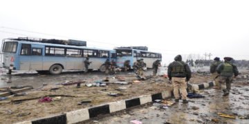 ಪುಲ್ವಾಮಾದಲ್ಲಿ ಸಿಆರ್’ಪಿಎಫ್ ಬಸ್ ಸ್ಫೋಟ: ವೀರಸ್ವರ್ಗ ಸೇರಿದ 18 ಯೋಧರು
