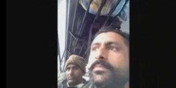 Video: ಪುಲ್ವಾಮಾ ಸ್ಫೋಟಕ್ಕೂ ಕೆಲವೇ ಕ್ಷಣ ಮುನ್ನ ಬಸ್’ನಲ್ಲಿದ್ದ ಯೋಧ ತೆಗೆದ ವೀಡಿಯೊದಲ್ಲಿ ಏನಿದೆ?