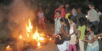 ಭರಮಸಾಗರದಲ್ಲಿ ಅದ್ದೂರಿ ಹೋಳಿ ಹಬ್ಬ, ಕಾಮದಹನ