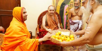 ಅಪರೂಪದ ಸನ್ನಿವೇಶ: ಕಾಂಚೀ-ರಾಮಚಂದ್ರಾಪುರ ಮಠ ಶಂಕರ ಪೀಠಗಳ ಸಮಾಗಮ