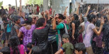 ಭದ್ರಾವತಿ ಹಳೇನಗರದಲ್ಲಿ ಮುಗಿಲುಮುಟ್ಟಿದ ಹೋಳಿ ಸಂಭ್ರಮ