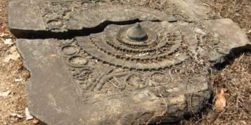 ಸೊರಬ: ನೀಲಕಂಠೇಶ್ವರ ದೇಗುಲ ಜೀರ್ಣೋದ್ಧಾರಕ್ಕೆ ಮುಷ್ಠಿ ಕಾಣಿಕೆ ಸಂಗ್ರಹ