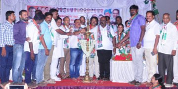 ಶಿವಮೊಗ್ಗ: ಮೈತ್ರಿ ಅಭ್ಯರ್ಥಿ ಪ್ರಚಾರದಲ್ಲಿ ಕಾಂಗ್ರೆಸ್ ನಾಯಕರ ಸಾಥ್