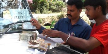 ಭದ್ರಾವತಿ: ಮೂರು ಕಡೆ ಚೆಕ್ ಪೋಸ್ಟ್‌’ನಲ್ಲಿ ದಾಖಲೆಯಿಲ್ಲದ 1 ಲಕ್ಷಕ್ಕೂ ಅಧಿಕ ಹಣ ವಶ