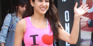 ಮುಂಬೈನ ಬಾಂಧ್ರಾದಲ್ಲಿ ಬಾಲಿವುಡ್ ಚೆಲುವೆ ಸರಾ ಅಲಿ ಖಾನ್ ಸ್ಟನ್ನಿಂಗ್ ಫೋಸ್