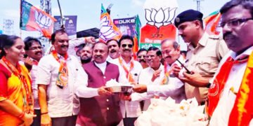 ಮೋದಿ ಪ್ರಮಾಣ ವಚನ: ಬಿಜೆಪಿಯಿಂದ ಶಿವಮೊಗ್ಗದೆಲ್ಲೆಡೆ ನಾಗರಿಕರಿಗೆ ಒಂದು ಲಕ್ಷ ಲಾಡು ಹಂಚಿಕೆ