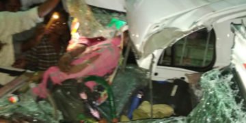 ಚಳ್ಳಕೆರೆ: ನಿಂತಿದ್ದ ಲಾರಿಗೆ ಟಾಟಾ ಏಸ್ ಡಿಕ್ಕಿ, ಇಬ್ಬರು ದುರ್ಮರಣ