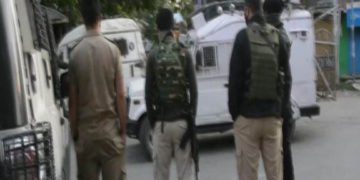 ಬೆಳ್ಳಂಬೆಳಗ್ಗೆ ಸೇನೆ ಅಬ್ಬರಕ್ಕೆ ಇಬ್ಬರು ಉಗ್ರರು ಫಿನಿಷ್