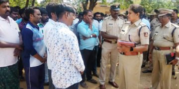 ಬಾಲ ಬಿಚ್ಚೀರಿ ಜೋಕೆ: ಶಿವಮೊಗ್ಗ ರೌಡಿಗಳ ಪೆರೇಡ್’ನಲ್ಲಿ ಎಸ್’ಪಿ ಅಶ್ಚಿನಿ ಖಡಕ್ ವಾರ್ನಿಂಗ್