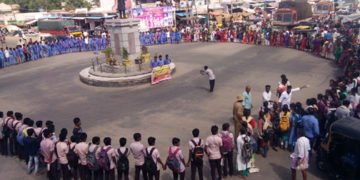 ಚಳ್ಳಕೆರೆ: ಉಚಿತ ಬಸ್ ಪಾಸ್’ಗೆ ಆಗ್ರಹಿಸಿ ಎಬಿವಿಪಿ ಬೃಹತ್ ಪ್ರತಿಭಟನೆ