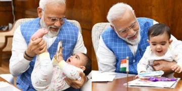 ಸಂಸತ್’ನಲ್ಲಿ ಪುಟಾಣಿ ಅತಿಥಿಯೊಂದಿಗೆ ಸಂಭ್ರಮಿಸಿದ ಮೋದಿ: ಫೋಟೋ ಫುಲ್ ವೈರಲ್