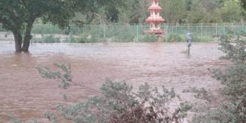 ಒಡೆದಿರುವುದು ಕಾಲುವೆ, ತುಂಗಾಭದ್ರಾ ಡ್ಯಾಂ ಅಲ್ಲ: ಆತಂಕ ಬೇಡ,                                  ಮಿತಿಮಿರಿದ ದಾಖಲೆ ಎಲ್ಲೆಲೂ ನೀರು