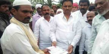 ಭದ್ರಾವತಿ ಗೋಡೆ ಕುಸಿತ-ಮಹಿಳೆ ಸಾವು: ಪರಿಹಾರ ವಿತರಣೆ