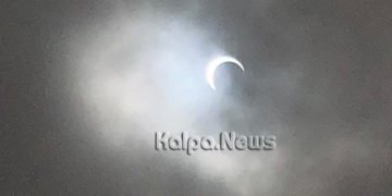 ಕೊಪ್ಪಳದಲ್ಲಿ ಶೇ.60ರಷ್ಟು ಗ್ರಹಣ ಗೋಚರ: ಕಿರ್ಲೋಸ್ಕರ್ ಕಂಪೆನಿಯಲ್ಲಿ ವೀಕ್ಷಣೆ