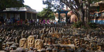 ಅವ್ಯವಹಾರ ಆರೋಪ: ವಿದುರಾಶ್ವತ್ಥ ದೇವಾಲಯ ಅಧಿಕಾರಿ ಅಮಾನತು