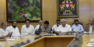 ಲಾಕ್ ಡೌನ್ ಉಲ್ಲಂಘಿಸಿ ಮನೆಯಿಂದ ಹೊರಕ್ಕೆ ಬಂದರೆ ಅರೆಸ್ಟ್‌ ಮಾಡಿ: ಡಿಸಿಗಳಿಗೆ ಸಿಎಂ ಬಿಎಸ್’ವೈ ಆದೇಶ