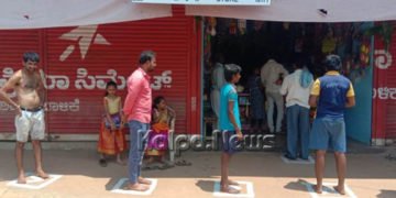 ಸೋಂಕು ಹರಡುವುದನ್ನು ತಡೆಗಟ್ಟಲು ಕೂಡ್ಲಿಗೆರೆ ಗ್ರಾಮದ ಯುವಕರ ಮಾದರಿ ಶ್ಲಾಘನೀಯ ಕ್ರಮ