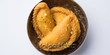 ಸುಮೇರು ತೆಂಗಿನ ತುರಿ ಕರ್ಜಿಕಾಯಿ(ಗುಜಿಯಾ) ಮಾಡುವ ಸುಲಭ ವಿಧಾನ .