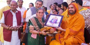 ರಾಘವೇಶ್ವರ ಶ್ರೀಗಳಲ್ಲಿ ಆದಿಶಂಕರರನ್ನು ಕಾಣುತ್ತಿದ್ದೇನೆ: ಜಶೋಧಾ ಬೆನ್ ಮೋದಿ