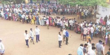 ಹೊಸಪೇಟೆ ಸಾರ್ವಜನಿಕರಿಂದ ಲಾಕ್ ಡೌನ್ ನಿಯಮ ಉಲ್ಲಂಘನೆ