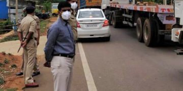 ಶಿವಮೊಗ್ಗ-ದಾವಣಗೆರೆ ಗಡಿ ಚೆಕ್’ಪೋಸ್ಟ್’ಗೆ ಡಿಸಿ, ಎಸ್’ಪಿ ದಿಢೀರ್ ಭೇಟಿ: ಪರಿಶೀಲನೆ