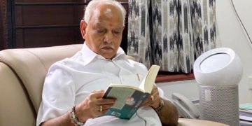 ಸೆಲ್ಫ್‌ ಹೋಂ ಕ್ವಾರಂಟೈನ್’ನಲ್ಲಿರುವ ಸಿಎಂ ಯಡಿಯೂರಪ್ಪ ಮನೆಯಲ್ಲಿ ಏನು ಮಾಡುತ್ತಿದ್ದಾರೆ?