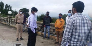 ಭದ್ರಾ ಜಲಾಶಯಕ್ಕೆ ಜಿಲ್ಲಾಧಿಕಾರಿ ಭೇಟಿ: ಮುನ್ನೆಚ್ಚರಿಕಾ ಕ್ರಮ ಕೈಗೊಳ್ಳಲು ಸೂಚನೆ