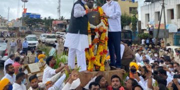 ರಾಯಣ್ಣ-ಶಿವಾಜಿ ಪ್ರತಿಮೆಗೆ ಮಾಲಾರ್ಪಣೆ ಮಾಡಿ ರಾಷ್ಟ್ರೀಯ ಏಕತೆಯ ಸಂದೇಶದ ಸಾರಿದ ಸಚಿವ ಈಶ್ವರಪ್ಪ