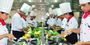 ಜೈ ಮಾತಾ ಗ್ರಾಂಡ್ಯೂರ್ ಹೊಟೇಲ್ ವತಿಯಿಂದ ಹೊಟೇಲ್ ಉದ್ಯಮದ ಉಚಿತ ತರಬೇತಿ