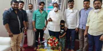 ಸಚಿವ ಈಶ್ವರಪ್ಪರನ್ನು ಭೇಟಿಯಾಗಿ ಆರೋಗ್ಯ ವಿಚಾರಿಸಿದ ನಟ ಅಜಯ್ ರಾವ್
