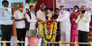 ಗಾಂಧೀಜಿ ಕಂಡ ಕನಸನ್ನು ವೀರೇಂದ್ರ ಹೆಗಡೆ ನನಸಾಗಿಸುತ್ತಿದ್ದಾರೆ: ಕರುಣಾಮೂರ್ತಿ ಅಭಿಮತ