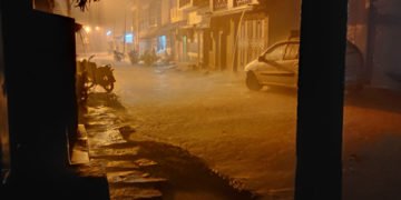 ಭದ್ರಾವತಿಯಲ್ಲಿ ಇಂದೂ ಭಾರೀ ಮಳೆ: ಹಲವು ರಸ್ತೆಗಳಲ್ಲಿ ಅರ್ಧ ಅಡಿ ನೀರು, ಹಲವು ಮನೆಗಳಿಗೆ ನುಗ್ಗಿದ ನೀರು