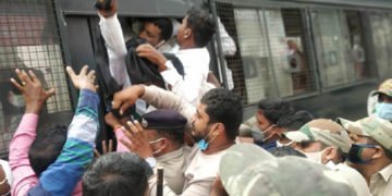 ಸಿಎಂ ಬಿಎಸ್’ವೈ ಶಿವಮೊಗ್ಗ ನಿವಾಸಕ್ಕೆ ಮುತ್ತಿಗೆ ಯತ್ನ: ಎನ್’ಎಸ್’ಯುಐ ಕಾರ್ಯಕರ್ತರ ಬಂಧನ