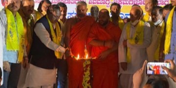 ಕುರುಬರು ಕಾಲು ಕೆರೆದು ಹುಡ್ಡಿ ಹೊಡೆದರೆ ಮಾತ್ರ ಈ ಹೋರಾಟಕ್ಕೆ ಜಯ: ನಿರಂಜನಾನಂದಪುರಿ ಸ್ವಾಮೀಜಿ