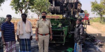 ಟೈರ್ ಸ್ಫೋಟ: ಭತ್ತ ಕಟಾವು ಮಾಡುವ ಯಂತ್ರ ಭಸ್ಮ