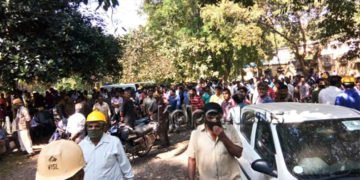 ವಿಐಎಸ್’ಎಲ್ ಕಾರ್ಖಾನೆಯಲ್ಲಿ ಕರ್ತವ್ಯ ಗುತ್ತಿಗೆ ನಿರತ ನೌಕರ ಸಾವು: ಕಾರ್ಖಾನೆ ಮುಂದೆ ಪ್ರತಿಭಟನೆ