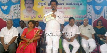 ಚಳ್ಳಕೆರೆ: ದೇವಾಲಯಗಳಲ್ಲಿ ಶ್ರದ್ಧೆ-ಭಕ್ತಿಯಿಂದ ನಡೆದುಕೊಳ್ಳಿ: ಶಾಸಕ ರಘುಮೂರ್ತಿ