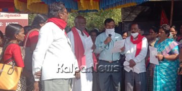 ಚಳ್ಳಕೆರೆಯಲ್ಲಿ ಅಂಗನವಾಡಿ ನೌಕರರ ಪ್ರತಿಭಟನೆ: ಬೇಡಿಕೆಗಳು ಏನು? ಇಲ್ಲಿದೆ ಮಾಹಿತಿ