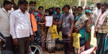 ಚಳ್ಳಕೆರೆ ಮೈರಾಡ ಕಾಲೋನಿ ನಿವಾಸಿಗಳಿಂದ ಮೂಲ ಸೌಕರ್ಯಕ್ಕೆ ಆಗ್ರಹ