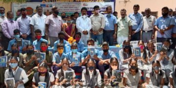 ಎಸ್ಎಸ್ಎಲ್ಸಿ ಫಲಿತಾಂಶಕ್ಕೆ ಟ್ಯಾಬ್ಗಳು ಪೂರಕವಾಗಲಿ: ಚಳ್ಳಕೆರೆ ಶಾಸಕ ರಘುಮೂರ್ತಿ