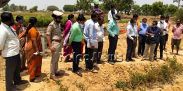 ಪಾಂಡವಪುರ: ಕೃಷಿ ಹೊಂಡಕ್ಕೆ ತಡೆಗೋಡೆ ಅಥವಾ ಸುರಕ್ಷಿತ ಕ್ರಮಕ್ಕೆ ಸೂಚನೆ