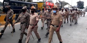 ನಗರಸಭೆ ಚುನಾವಣೆ ಹಿನ್ನೆಲೆ: ಭದ್ರಾವತಿಯಲ್ಲಿ ಜಾಗೃತಿ ಮೂಡಿಸಲು ಪೊಲೀಸ್ ರೂಟ್ ಮಾರ್ಚ್