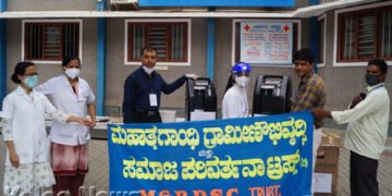ಭದ್ರಾವತಿ ನಿರ್ಮಲಾ ಆಸ್ಪತ್ರೆಗೆ ಆಕ್ಸಿಜನ್ ಕಾನ್ಸನ್‌ಟ್ರೇಟರ್ ಹಸ್ತಾಂತರ
