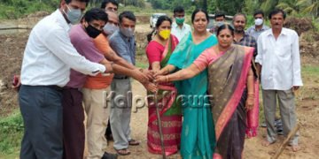 ಭದ್ರಾ ಅಚ್ಚುಕಟ್ಟು ರಸ್ತೆಗಳ ಕಾಮಗಾರಿಗೆ ಚಾಲನೆ ನೀಡಿದ ಪವಿತ್ರ ರಾಮಯ್ಯ