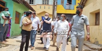 ಚನ್ನಗಿರಿ: ಕೋವಿಡ್-19ನಿಂದ ಮೃತಪಟ್ಟವರ ಮನೆಗಳಿಗೆ ತೆರಳಿ ಸಾಂತ್ವನ ಹೇಳಿದ ಸಚಿವ ಬಿ.ಎ.ಬಸವರಾಜ್