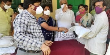 ಭದ್ರಾವತಿ: 20, 21ನೇ ವಾರ್ಡಿನ ಬಡ ಕುಟುಂಬಗಳಿಗೆ ಆಹಾರ ಸಾಮಗ್ರಿ ವಿತರಣೆ