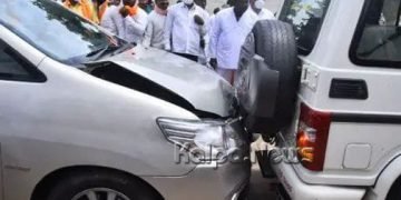 ಸಿಎಂ ಬೊಮ್ಮಾಯಿ ಬೆಂಗಾವಲು ವಾಹನಕ್ಕೆ ಮಾಜಿ ಸಚಿವ ಶಿವರಾಮ್ ಹೆಬ್ಬಾರ್ ಕಾರು ಡಿಕ್ಕಿ